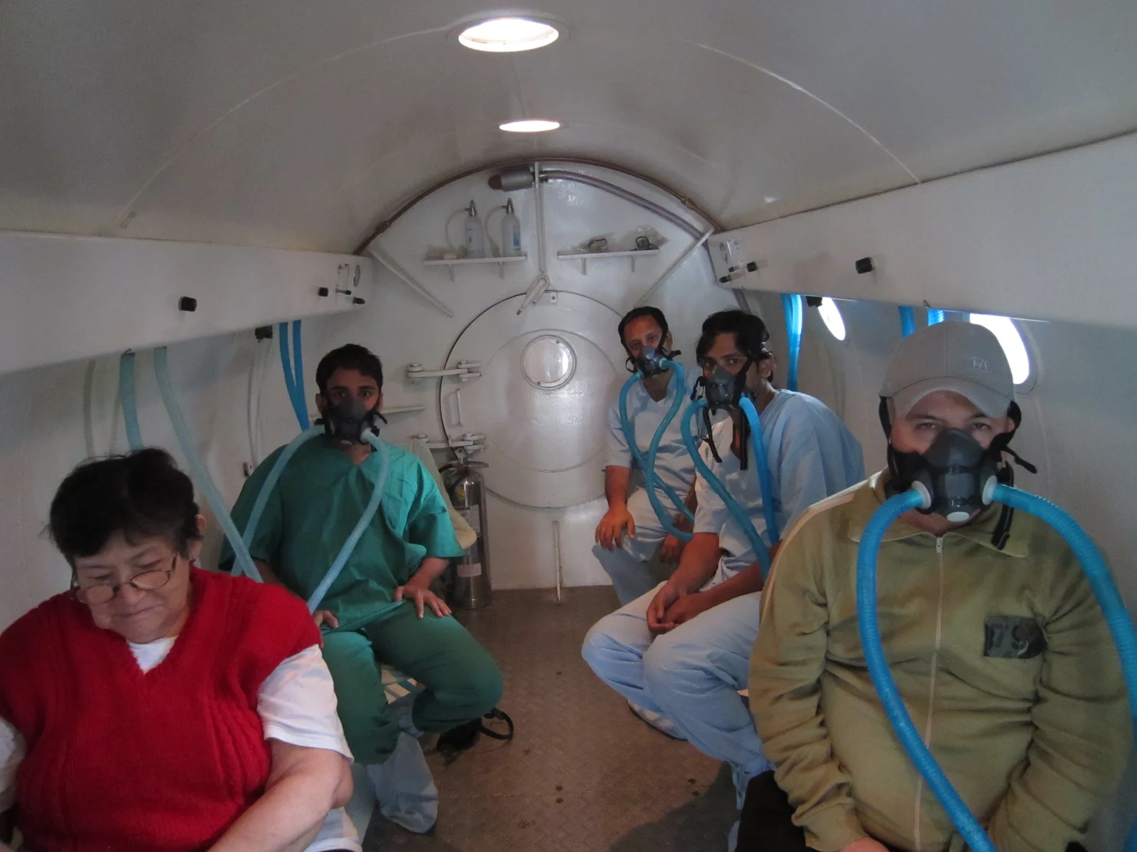 Hyperbaric monoplace chamber operational design inspection in Peru